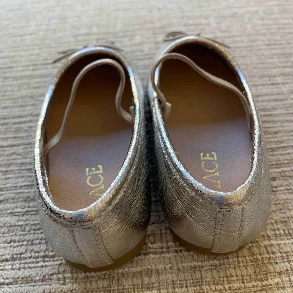 The Children's Place Shiny Silver Dress Shoes Toddler Girl Size 5 - Picture 3 of 9